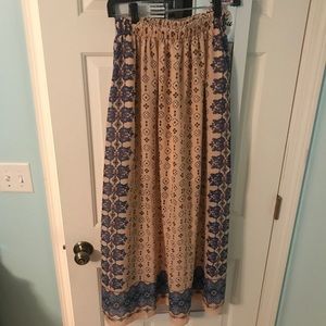 Flowy maxi skirt